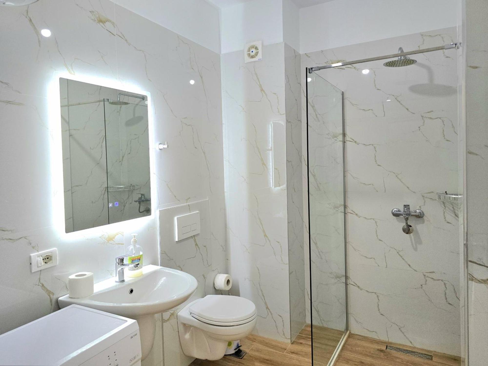 Apartament Happy Ilir *